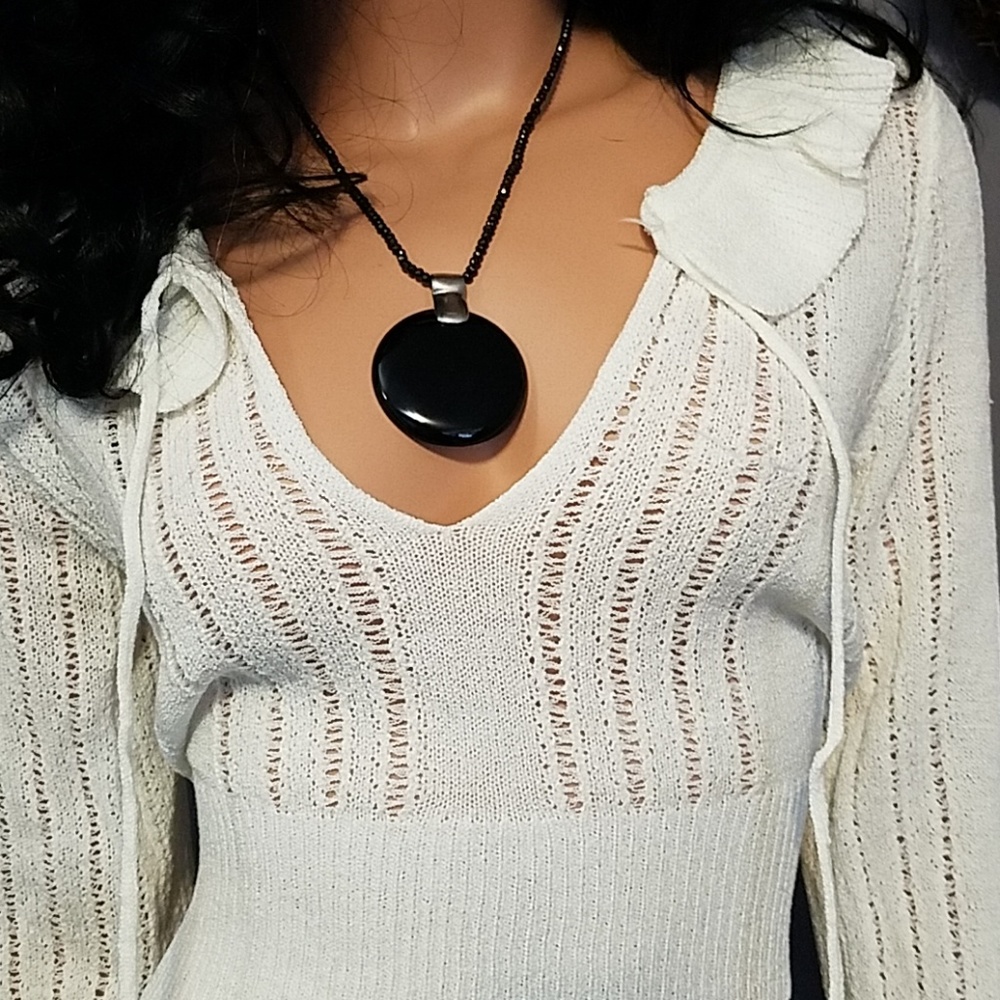 Cute & sexy key hole knitted  AUTUMN top - Picture 3 of 8